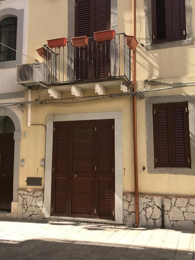 Largo Cannizzaro Apartments Mazzeo Bagian luar foto