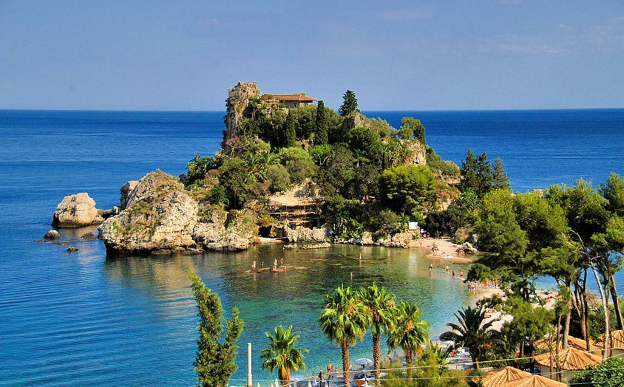 Largo Cannizzaro Apartments Mazzeo Bagian luar foto
